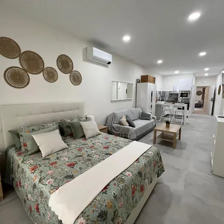 Centro Estudio Trinidad Malaga 3 Extérieur photo